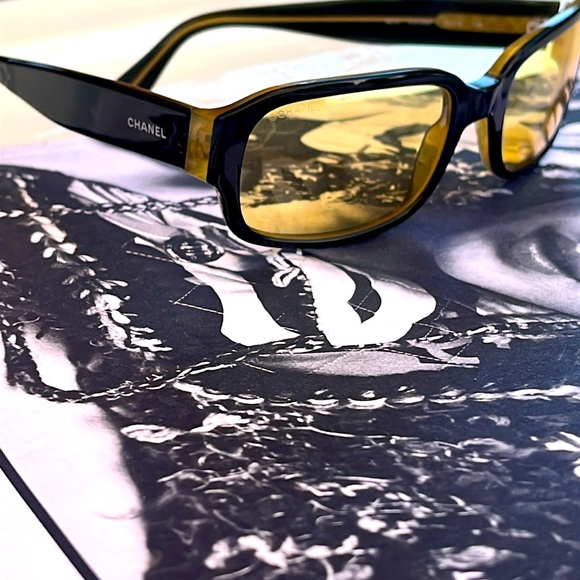 CHANEL 5010 Black & Yellow Vintage Sunglasses - Picture 1 of 9